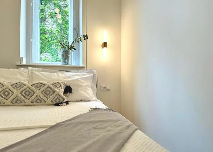 Buda Retreat - Modern 2Br